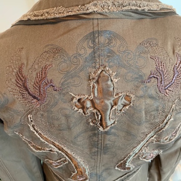 Taheri Beautifully Detailed Utility Jacket - Picture 12 of 16